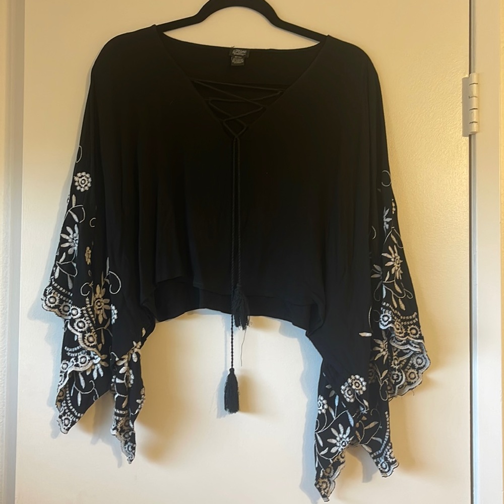 Embroidered crop Top